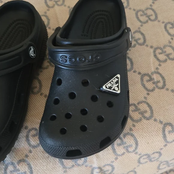 CROCS Black Kids Sandals - Picture 2 of 7